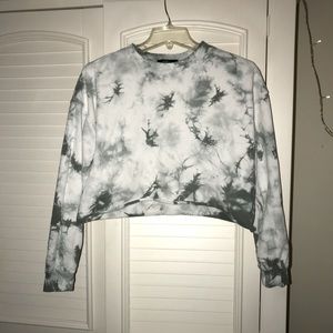 Long sleeved cropped sweatshirt